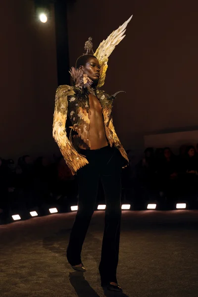 Look 30